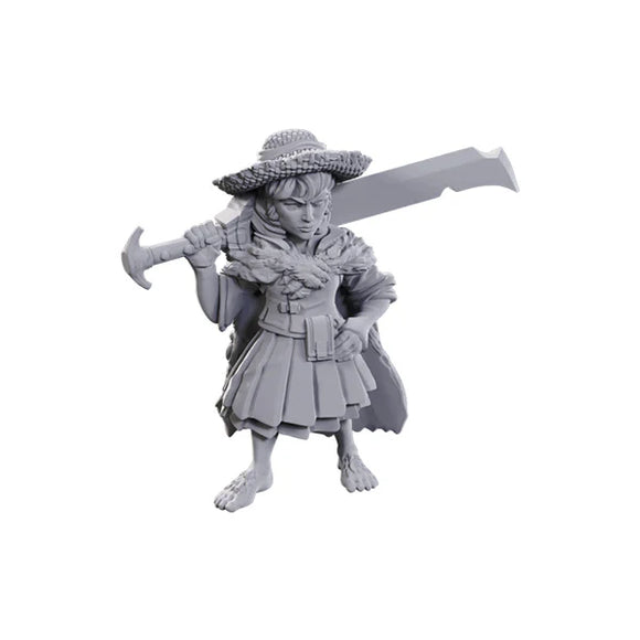 Pathfinder Deep Cut Miniatures: Female Halfling Magus Low-Level