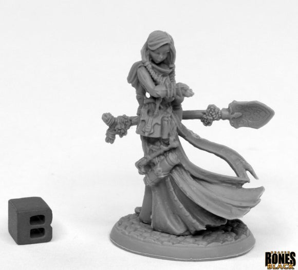 Reaper 44015: Lukesia D'Vandra - Bones Black Plastic Miniature