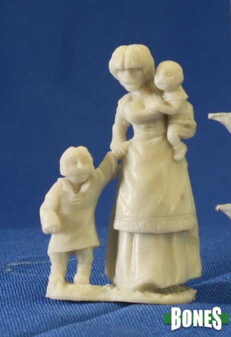Reaper 77087: Townsfolk: Mum & Kids - Dark Heaven Bones Plastic Miniature